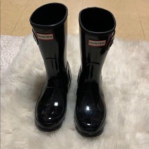 Hunter short gloss rain boots